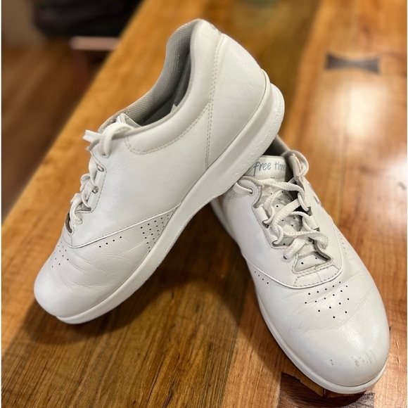 SAS “Free Time” sneakers size 8M in GUC - Picture 1 of 7